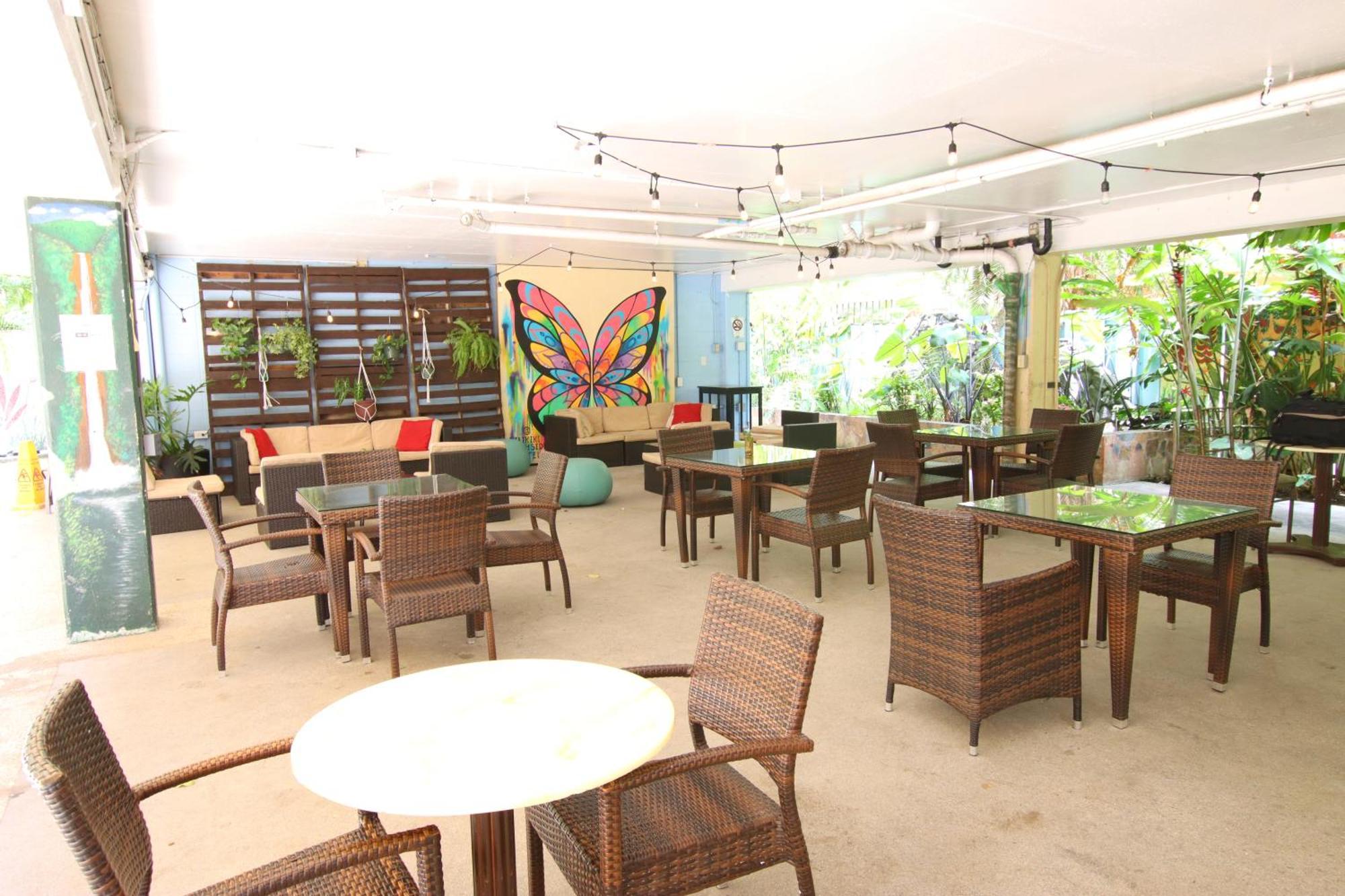 Hostal Waikiki Beachside