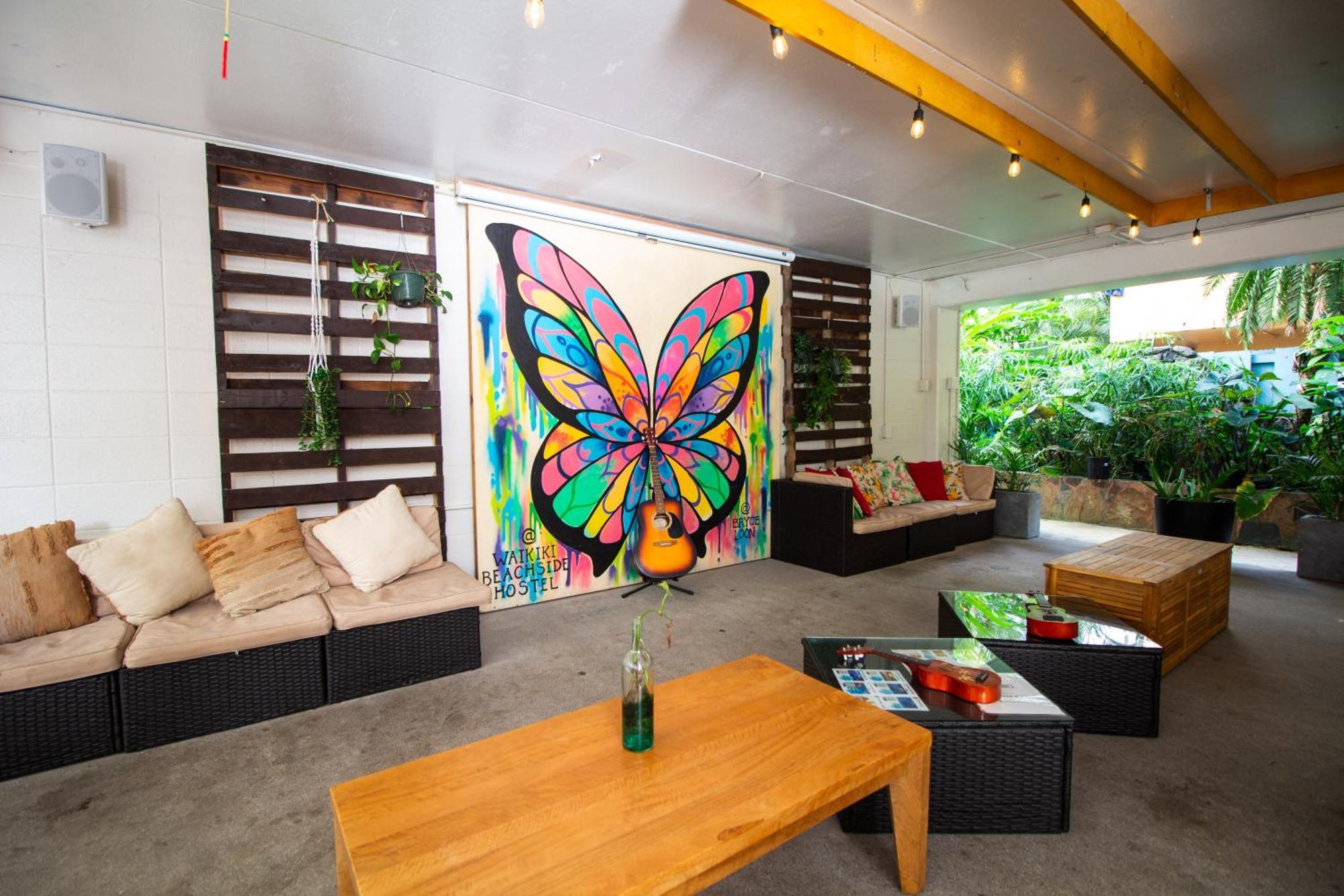 Waikiki Beachside Hostel