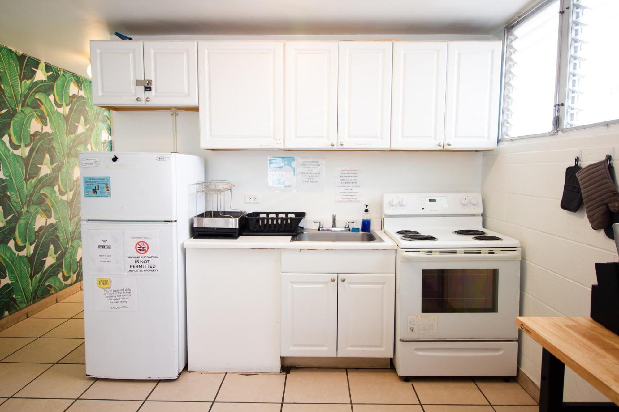 Hostal Waikiki Beachside *